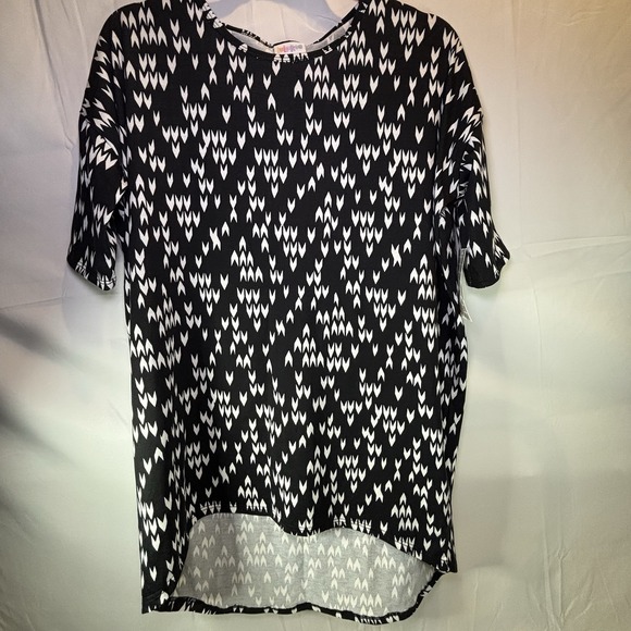 LuLaRoe Tops - LuLaRoe Shirt Womens XS Black Irma With White Arrows Short Sleeve Top Tunic NWT